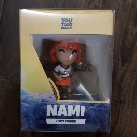 Youtooz One Piece Nami Vinyl Figure (Limited Edition) - Picture 3 of 9
